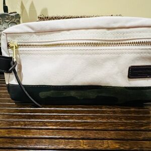 Andover Trask‎ Stylish White and Green Camouflage Pouch